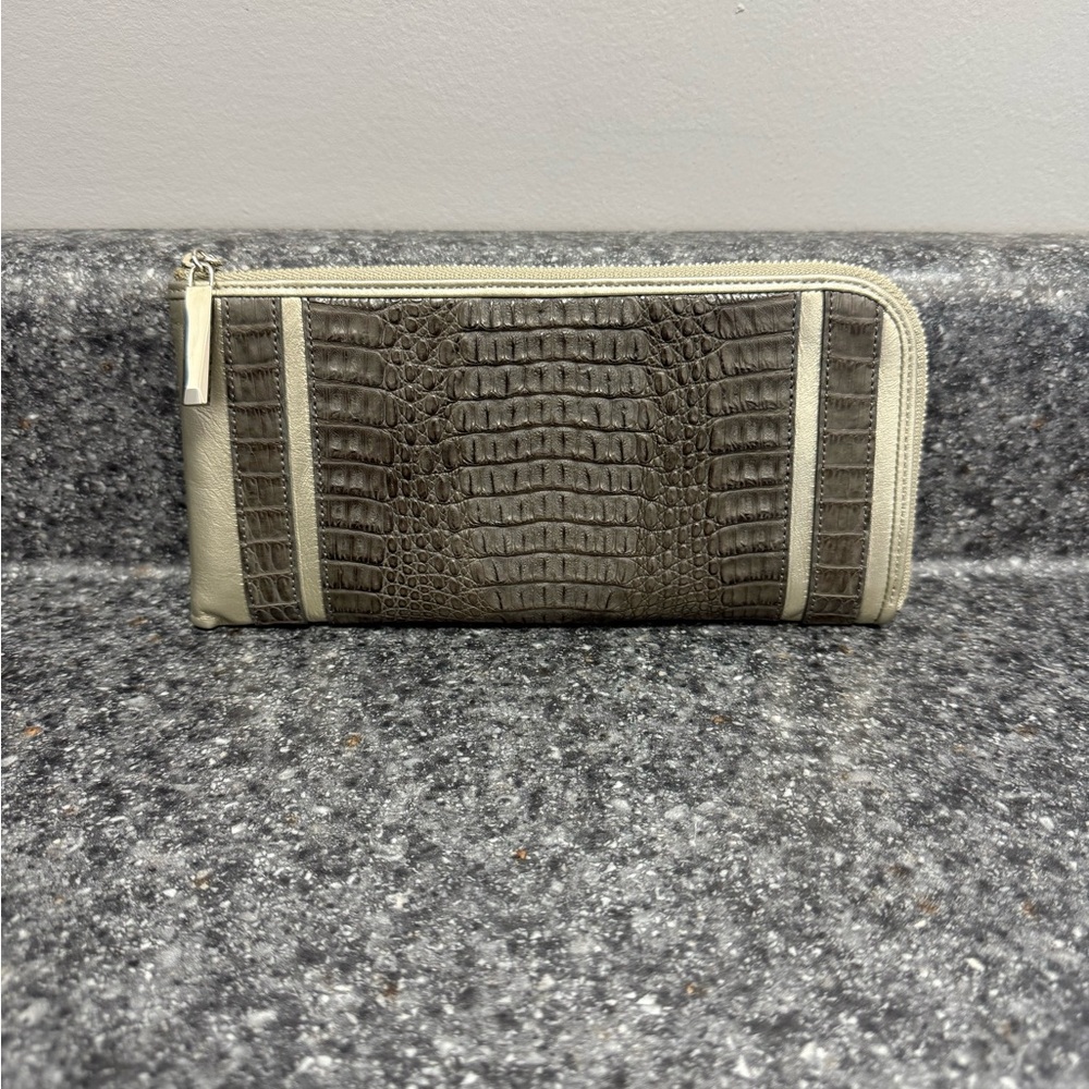 NWOT Beaugrand Long Wallet L-Shaped Zipper Zippy Crocodile Embossed Grey Gold